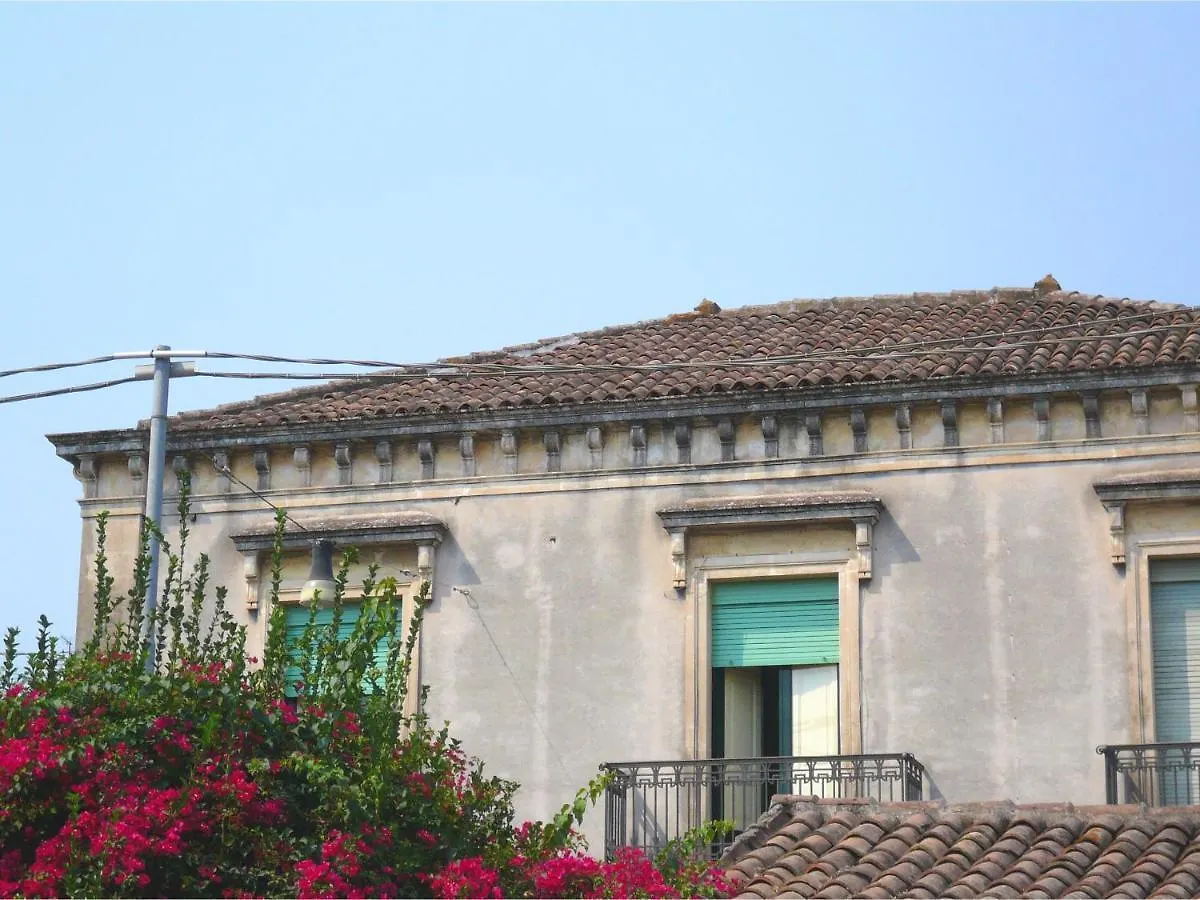 Holiday home 4 Bedrooms House With Sea View And Enclosed Garden At Riposto 1 Km Away From The Beach Italy