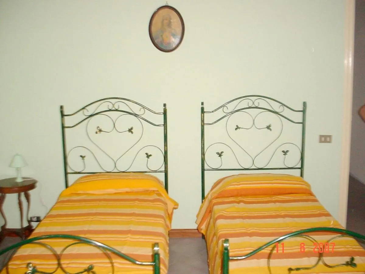 4 Bedrooms House With Sea View And Enclosed Garden At Riposto 1 Km Away From The Beach 0*,