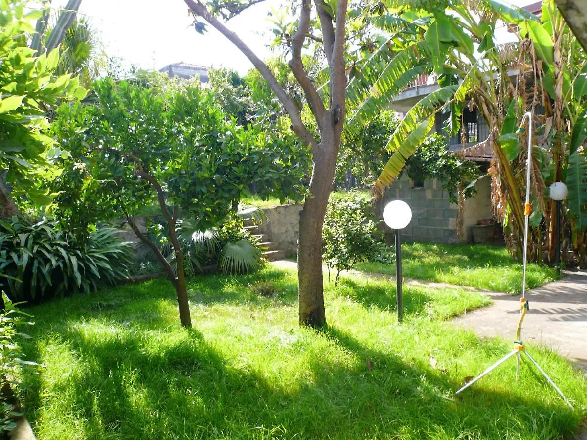 Holiday home 4 Bedrooms House With Sea View And Enclosed Garden At Riposto 1 Km Away From The Beach