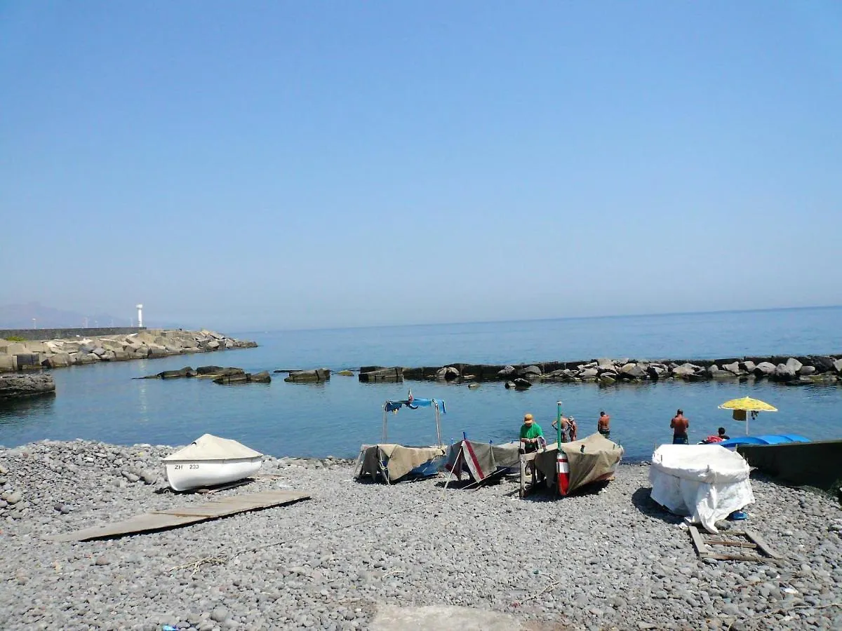 4 Bedrooms House With Sea View And Enclosed Garden At Riposto 1 Km Away From The Beach Holiday home